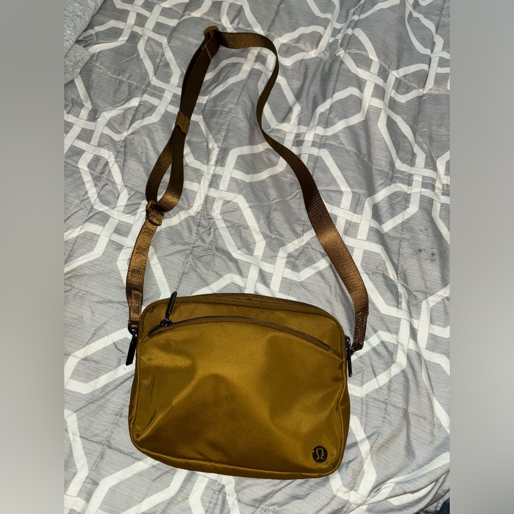 Lululemon crossbody